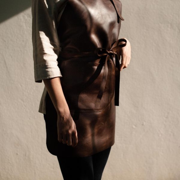 LADIES LEATHER APRON Arrow Leather Goods LADIES LEATHER APRON A