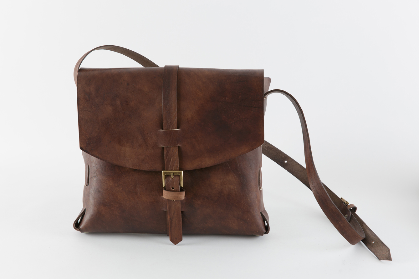 Signature Messenger bag Ilundi Online Shop